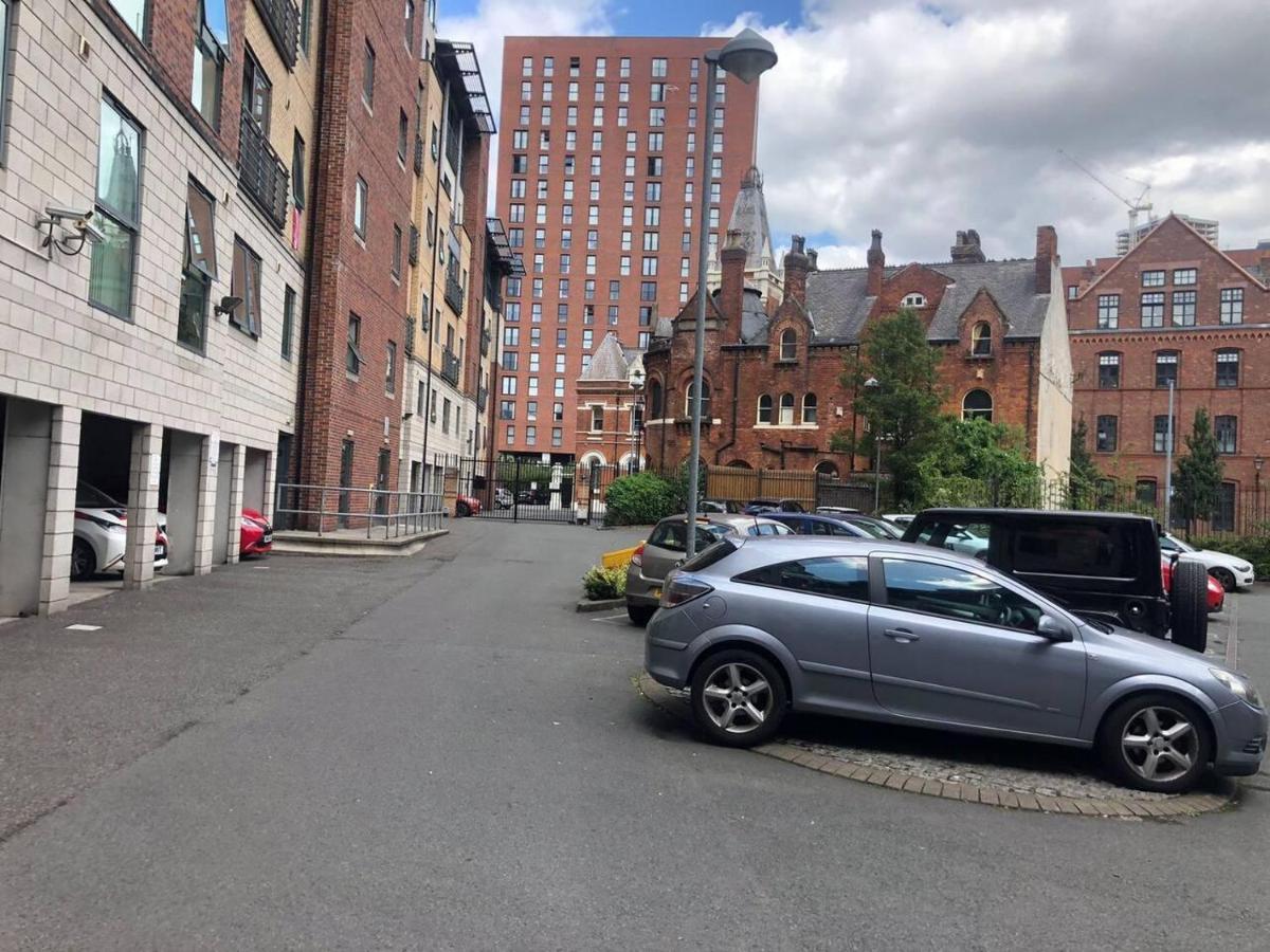 2-bed Near Centre Apartamento